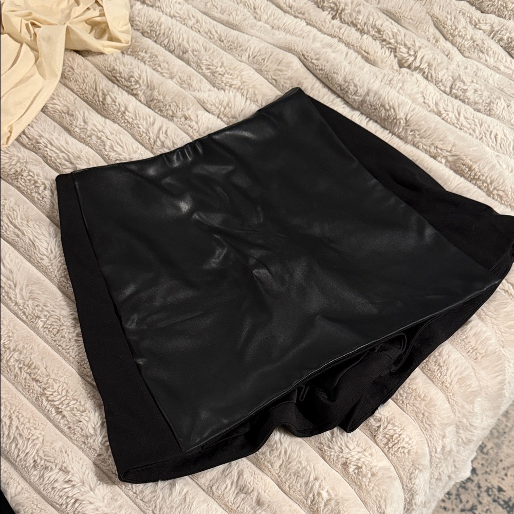 Do & Be Black Faux Leather Skort